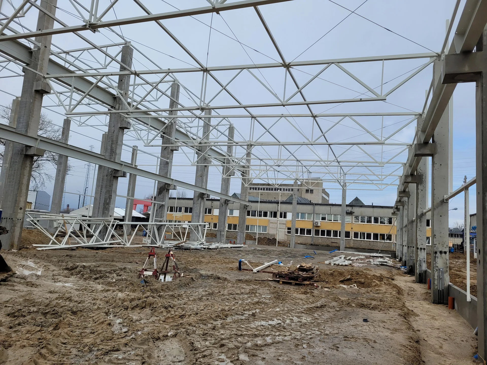 Hala produkcyjna Elektromontaż w Lublinie o konstrukcji stalowej